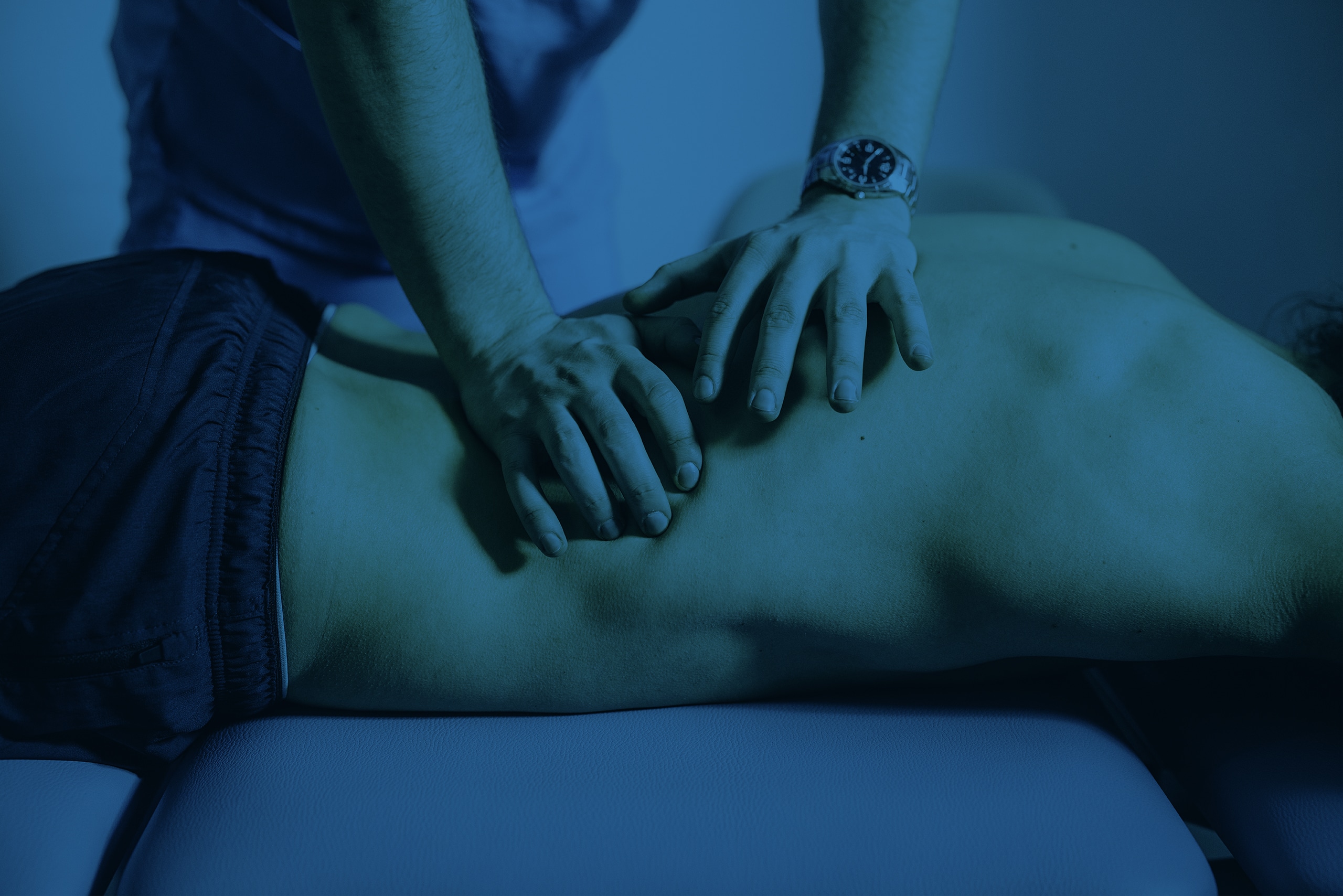 Osteopath treating a patient at Unity Osteopathy, Parnell, Auckland